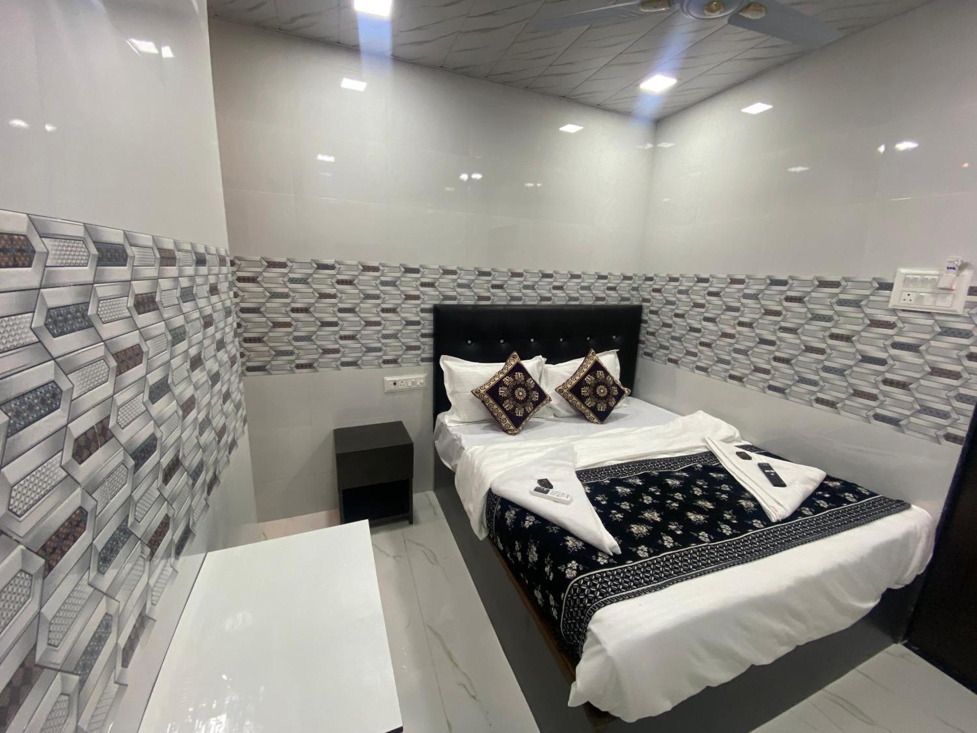 Hotel O Sai Residency Mumbai Exterior photo